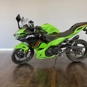 2023 Kawasaki Ninja 400 KRT